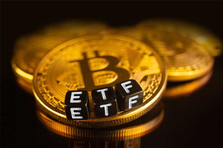 Bitcoin ETF investments reach $4.6 billion on first trading day