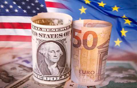 EUR/USD under pressure amid Fed-ECB policy divergence