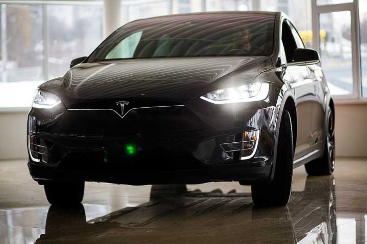 Tesla вышла на рынок автострахования