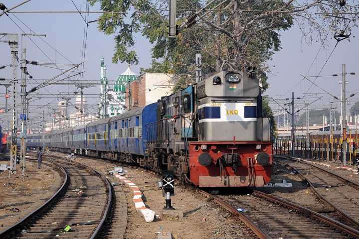 Власти Индии намерены провести полную электрификацию железных дорог до 2030 года