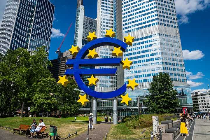ЕЦБ предупредил о негативных эффектах своей монетарной политики